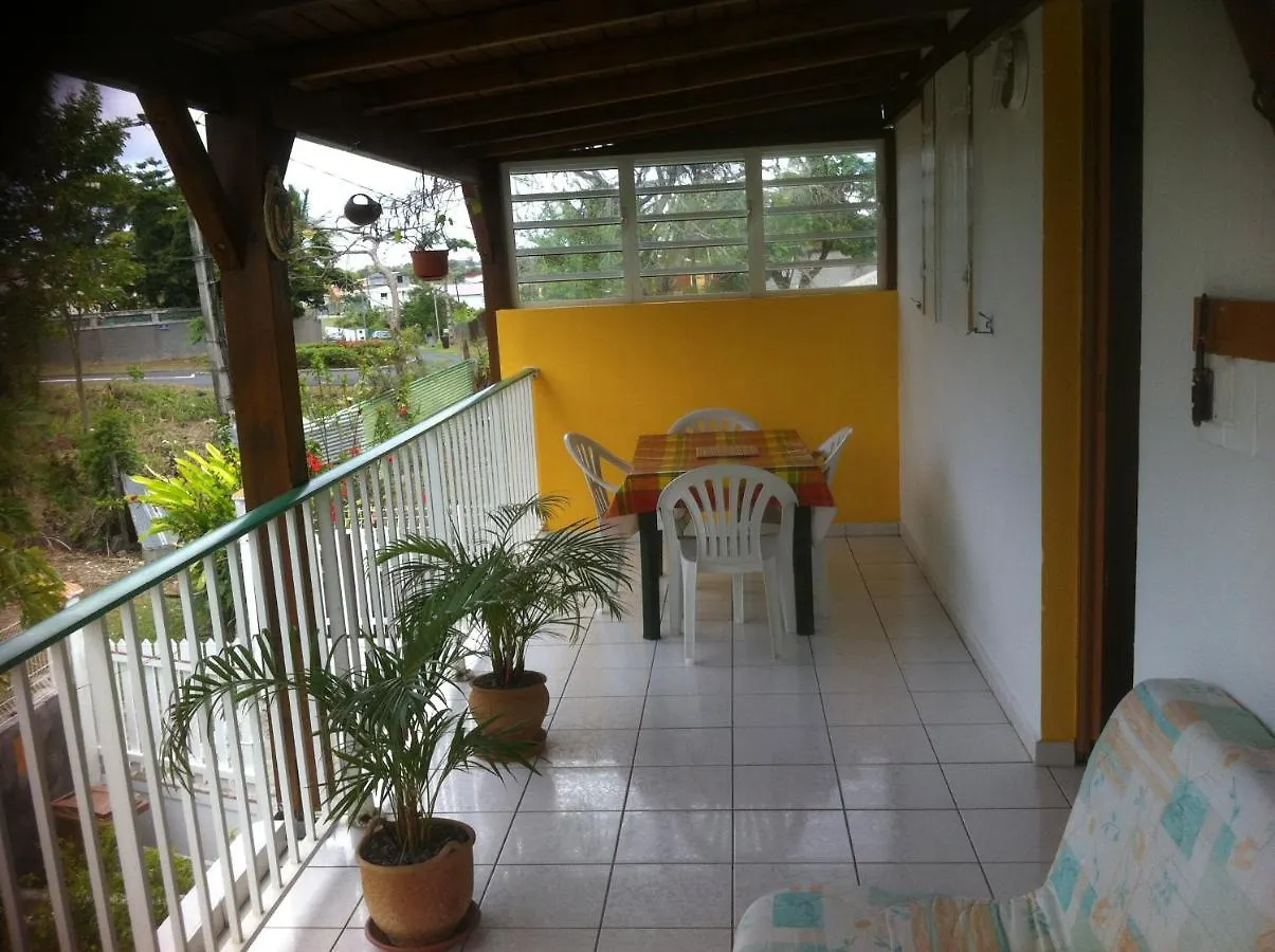 Séjour chez l'habitant Appartement Chez sidoine à Le Moule