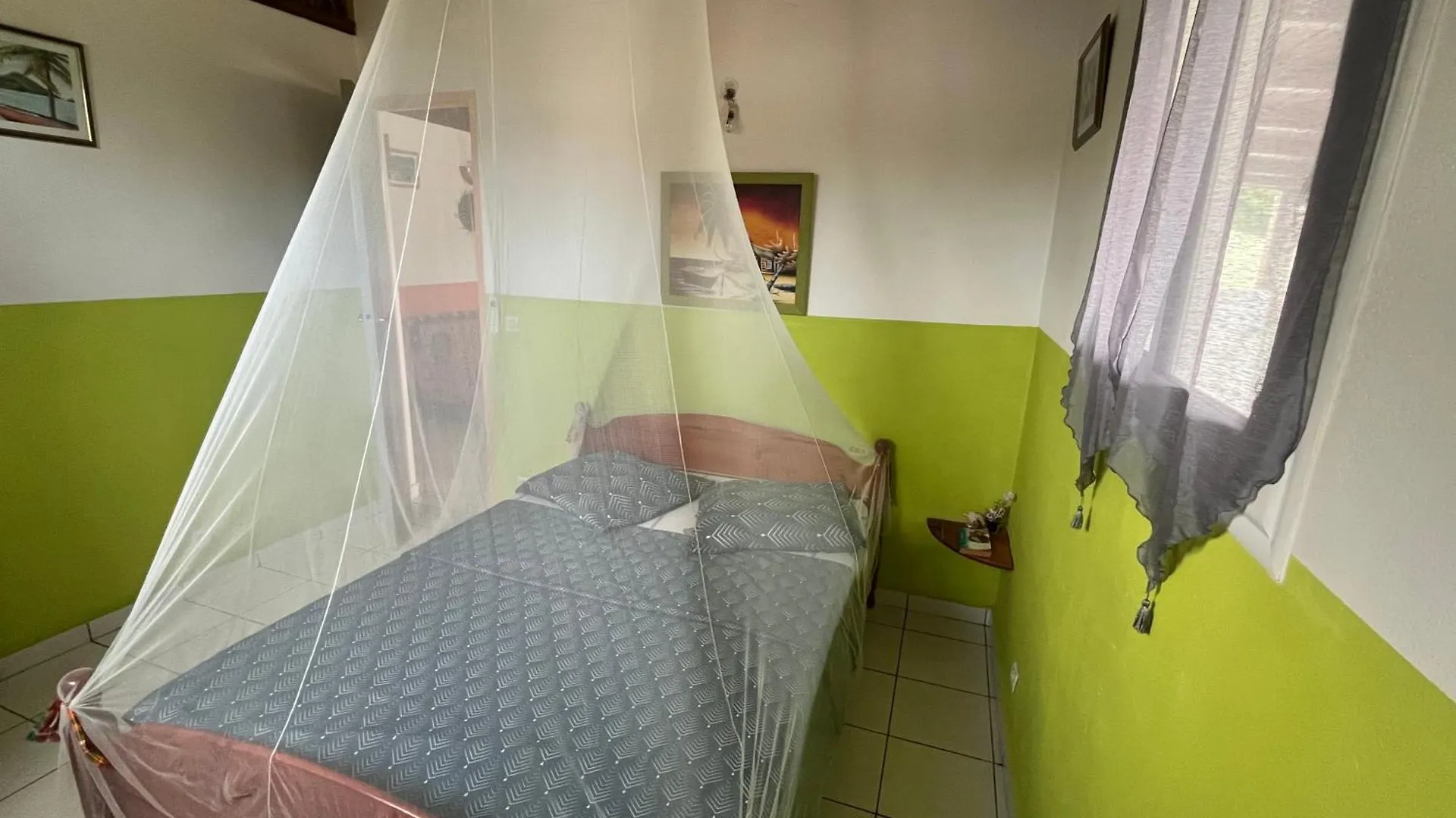 Appartement Chez sidoine à Le Moule Séjour chez l'habitant