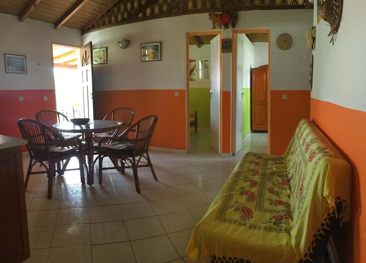 Appartement Chez sidoine à Le Moule Séjour chez l'habitant