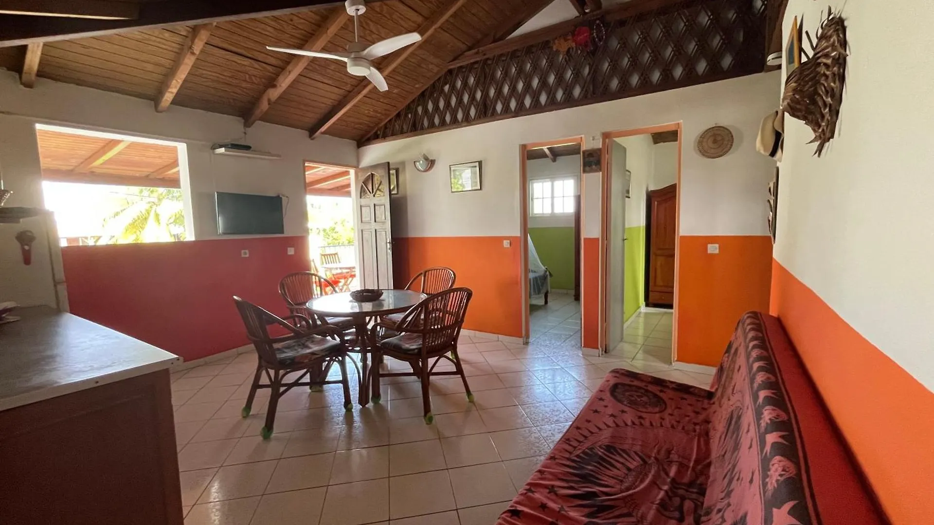 Homestay Berce Par Le Cocotier Meuble 2 Chambres Le Moule