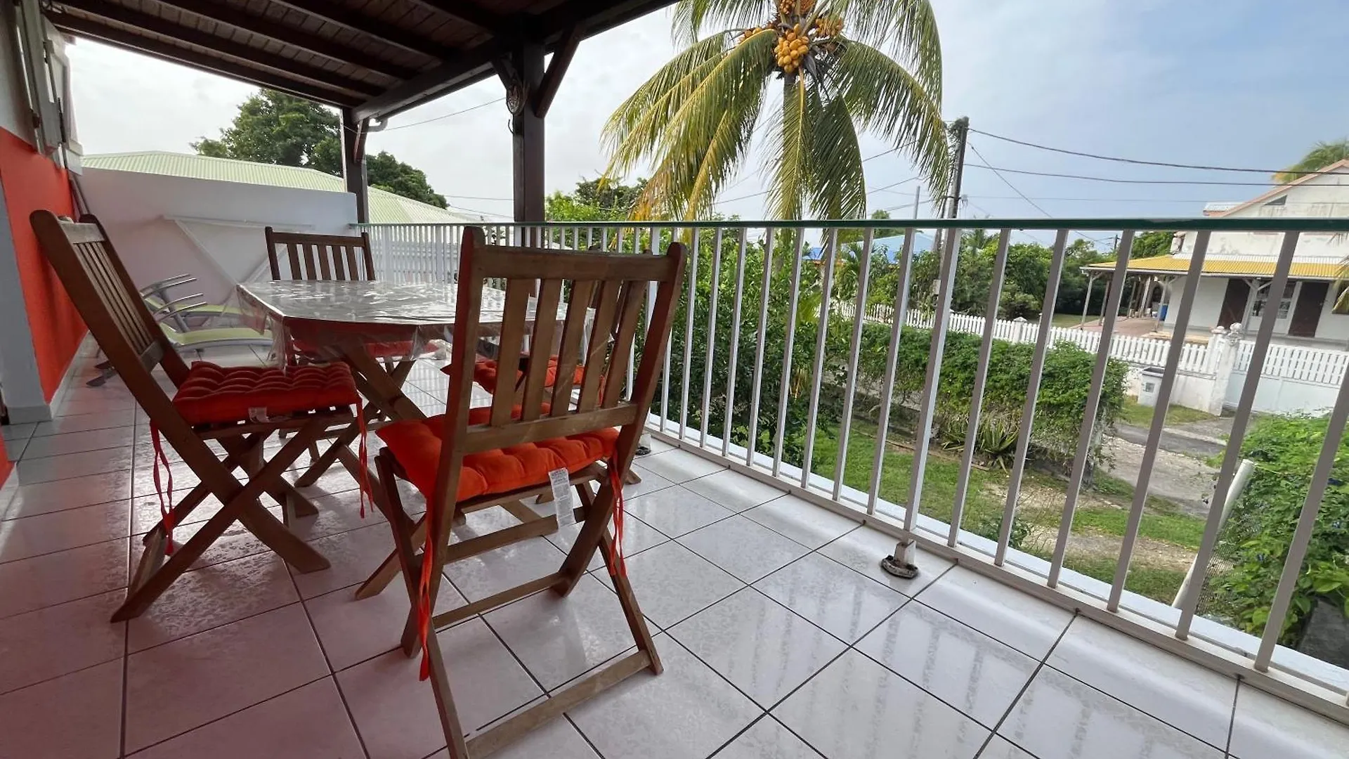 Berce Par Le Cocotier Meuble 2 Chambres Le Moule Guadeloupe