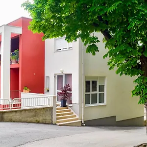 https://studio-apartment-stazion-with-parking.in-istria.net
