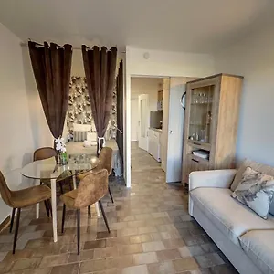 https://5-avenue-de-la-gavine-residence-hyeres-parc.fr-provencehotel.com
